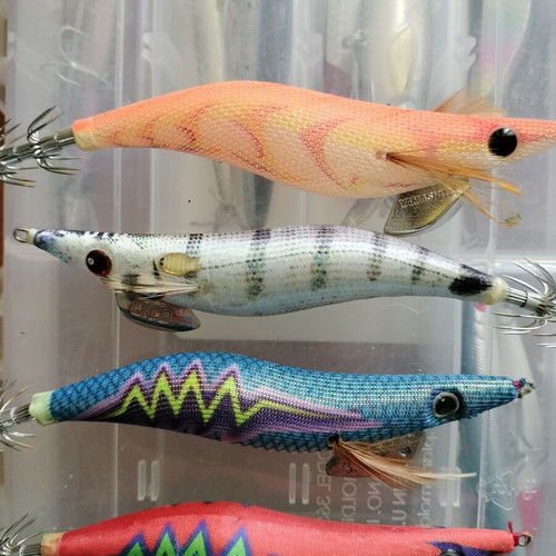 Artificial lures like new, Yamashita 3.5 and Sargos 3.5 squid jigs