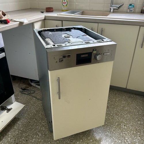 Built-in dishwasher 45 cm used