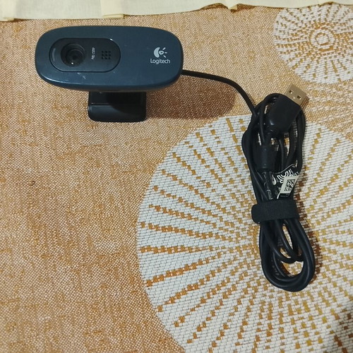 Logitech HD 720p desktop computer camera used, very good condition