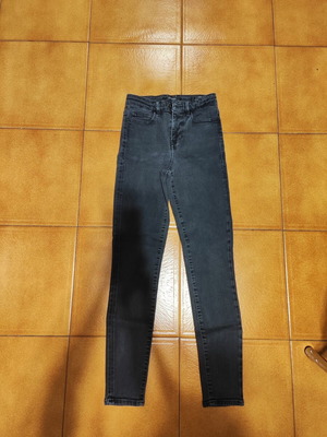 Guess jeans slim fit tube size 25 like new black gray