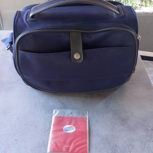 American Tourister Vintage Travel Bag Beauty Case like new, blue