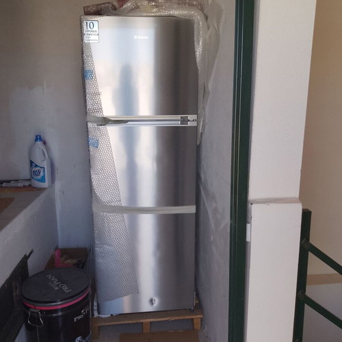 Morris 571410NFD refrigerator new with minor dent