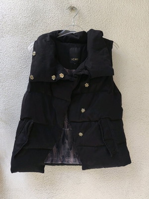 Ichi puffer jacket sleeveless black like new, size Small