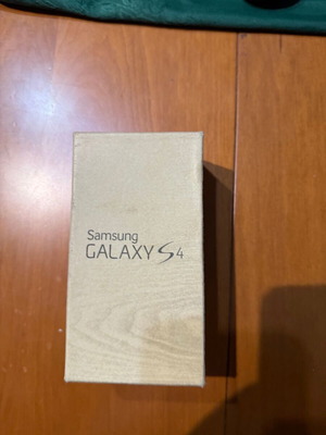 Samsung Galaxy S4 Display Replica used with original style box