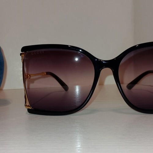 Gucci GG0592S 002 Women's Sunglasses like new