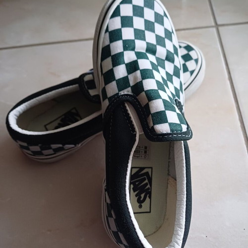 Vans athletic sneakers for girls like new, size 31.5 white and green