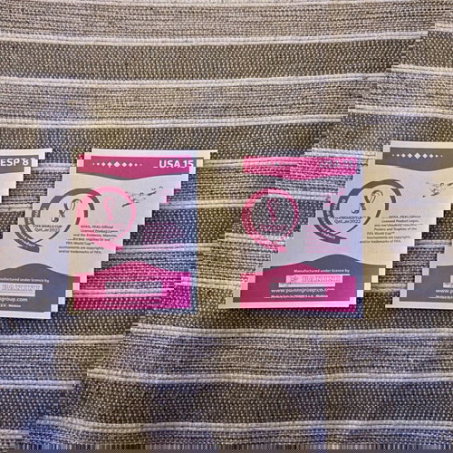 Αυτοκόλλητα Panini Qatar 54 με μεταλλική συλλεκτική θήκη