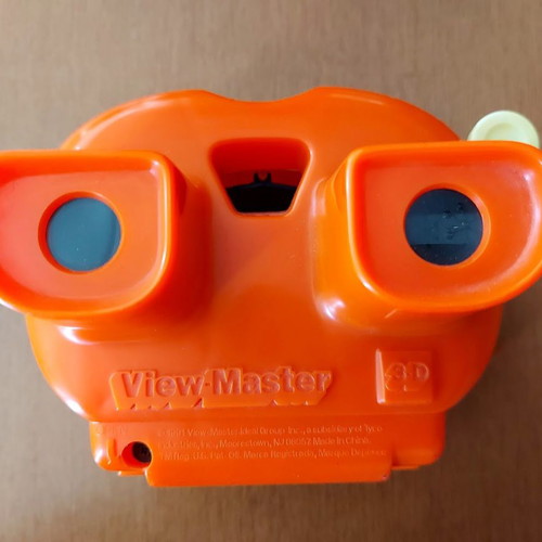 View-Master Lighted 3-D used with 3 Jurassic Park reels