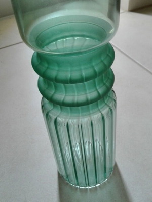 Green vase Coincasa like new