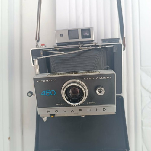 Polaroid Automatic 450 Land Camera like new, folding with glass lens