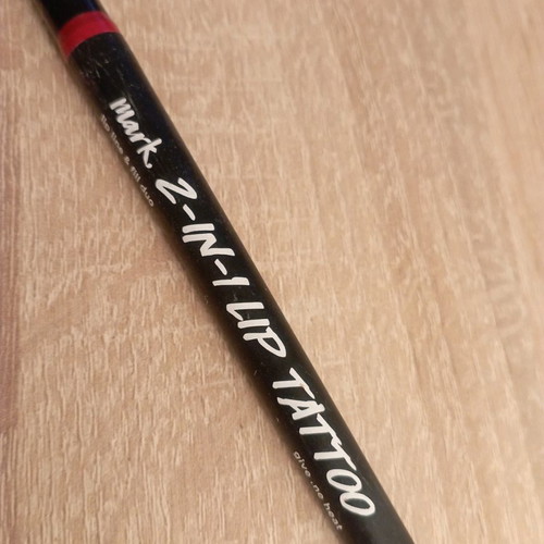 Avon 2 in 1 lip tattoo used, red shade