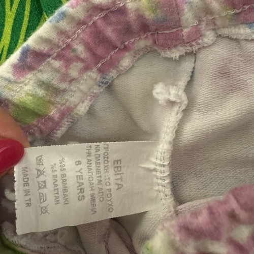 Girls' set shorts and t-shirt size 6 years like new, Evita