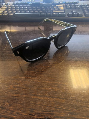 Ojo sunglasses like new