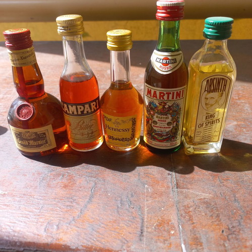 Miniature alcohol bottles new, set of 19, sealed collection from 1998