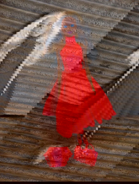 Barbie στα κόκκινα