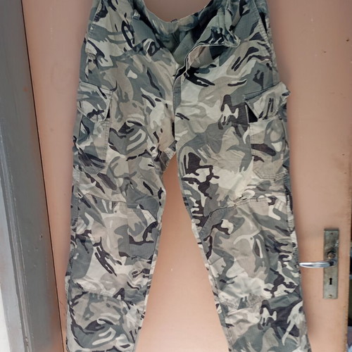 Camouflage vintage army pants size XL used