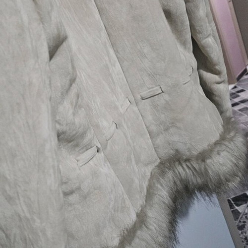 Guess coat like new with fur and suede beige women's outerwear