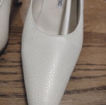 White leather pumps like new