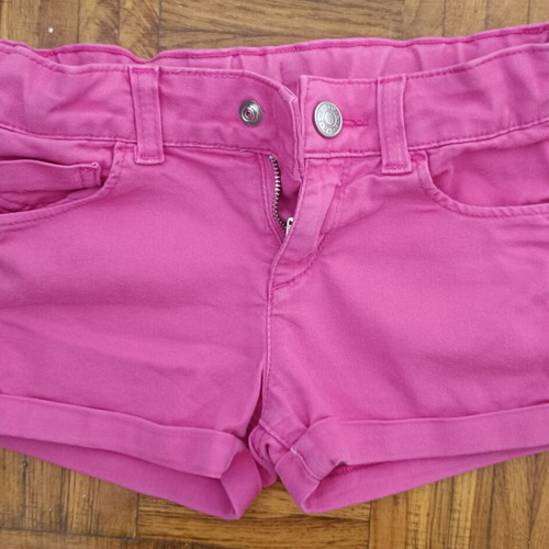 Benetton pink denim shorts like new, size 6-7 years