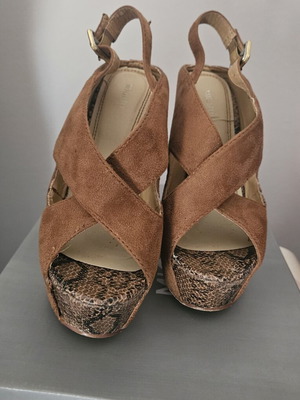 Migato brown suede platform sandals size 37, like new
