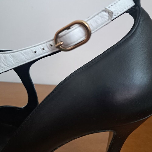 Pierre Darré T-Strap Leather Pumps Size 37 Black White New