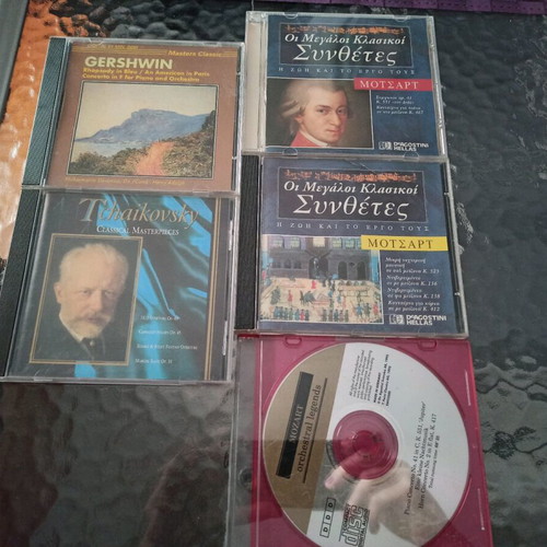 Classical music CDs like new, pack of 5 with Mozart, Tchaikovsky, Gershwin