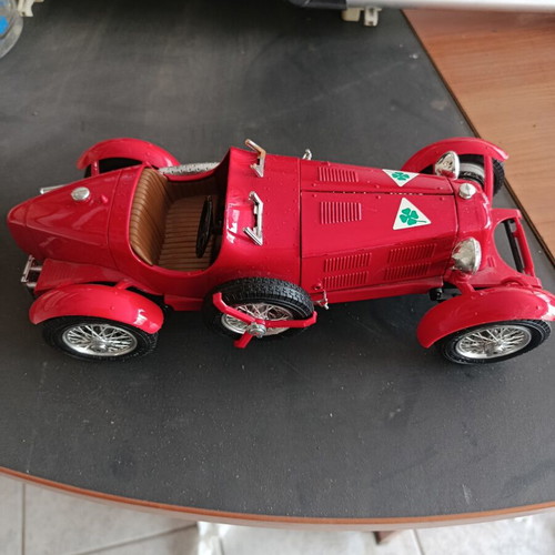 Alfa Romeo 8C 2300 Monza collectible car like new