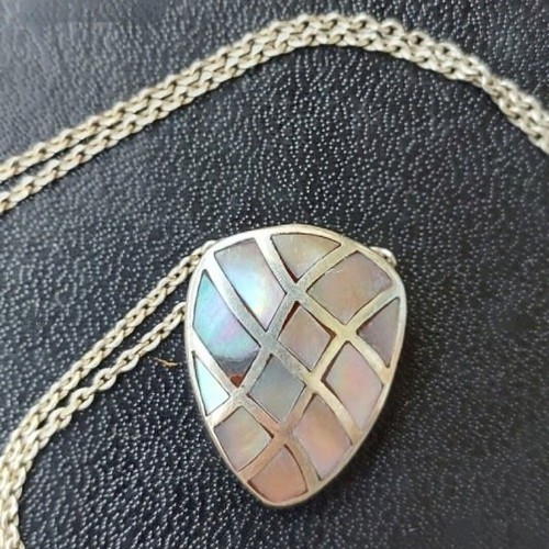 Vintage necklace with natural mother-of-pearl pendant used