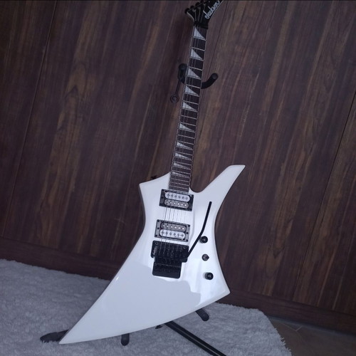 Jackson electric guitar like new, white, Floyd Rose tremolo