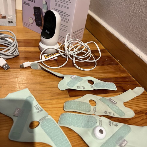Owlet Dream Duo Smart Baby Monitor with Dream Sock like new