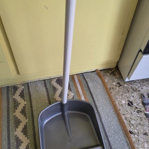 Large dustpan with handle new