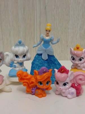 Kinder Surprise Joy Disney Princess Palace Pets figures used set