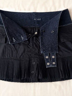 Γυναικεία φούστα Armani Jeans EU 40, denim και μαύρο, σαν καινούργιο