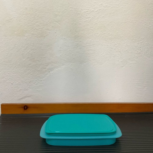 Snack container and dispenser new with airtight seal