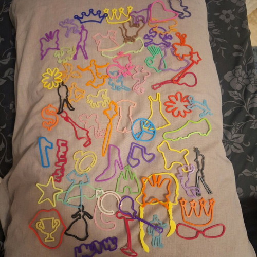 Silly Bandz collection like new, 65 pieces, some collectible