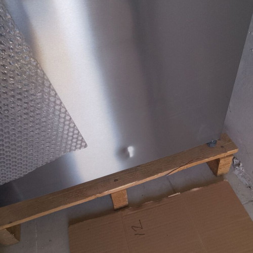 Morris 571410NFD refrigerator new with minor dent