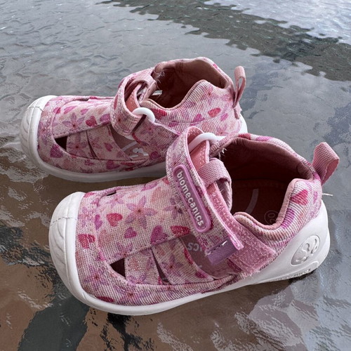 Biomechanics shoes girl size 20 like new