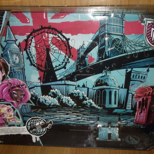 Monster High Ghoulebrities in Londoom 2015 3-Pack Dolls like new