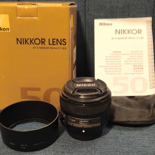 Nikkor AF-S 50mm f/1.8G Nikon F lens like new