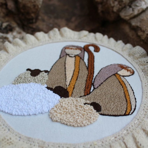 Shepherds with 3D embroidered lambs, 15cm, new