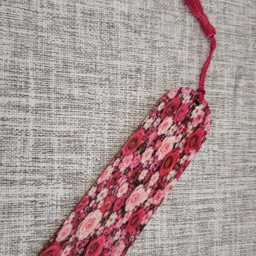 Wooden bookmark with floral texture new