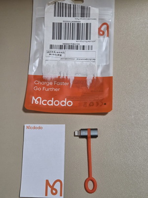 Mcdodo OT-051 USB-C към Lightning адаптер със силиконова каишка