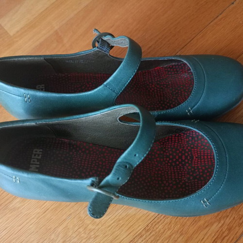 Camper Green Leather Pumps Size 36 Like New