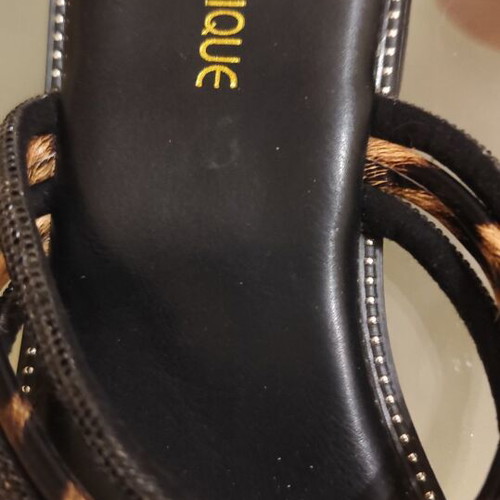 Flat sandals size 39 with black and leopard details like new