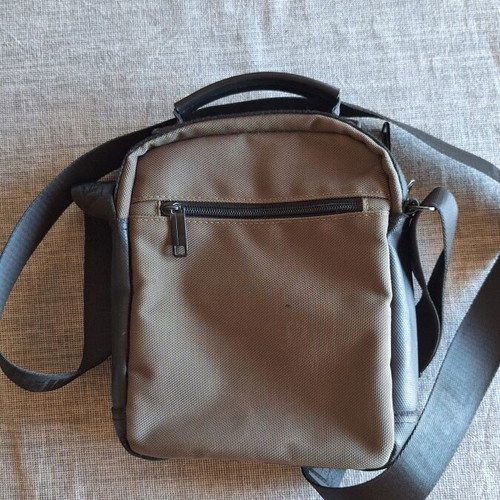 Shoulder bag used, dimensions 23 x 20 x 7 cm