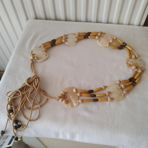 Adjustable belt like new, beige