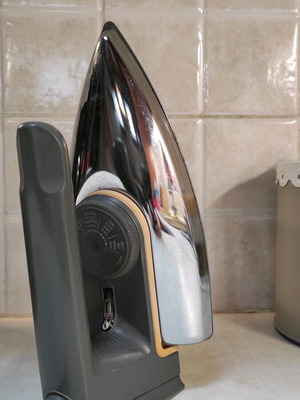 Philips vintage iron used, Classic Dry Iron HD1172/27 model