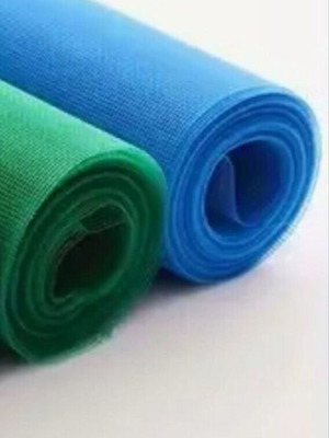 Blue plastic mesh with 0.8€/m²