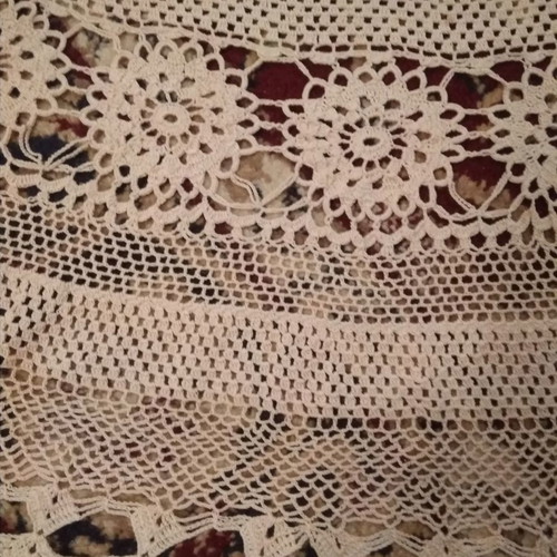 Ροτόντα βελονάκι μεταχειρισμένη, μπεζ, διάμετρος 1.80 μ., δεκαετίας '50-'60