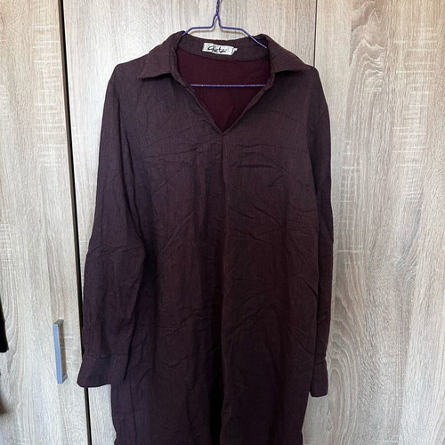 Chaton dress medium size like new, warm fabric, brown and red